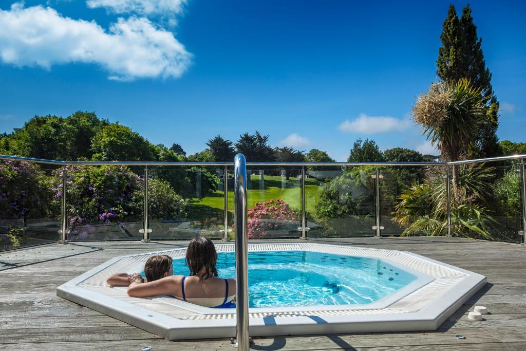 Budock Vean Hotel and Spa - Outdoor jacuzzi