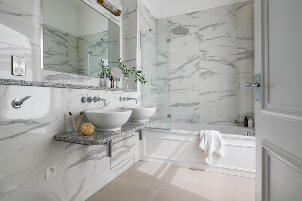 Headland Hotel & Spa – En-suite bathroom