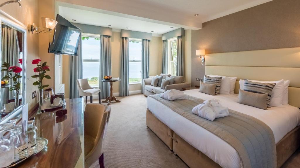 The Carlyon Bay Hotel and Spa – Bedroom ensuite