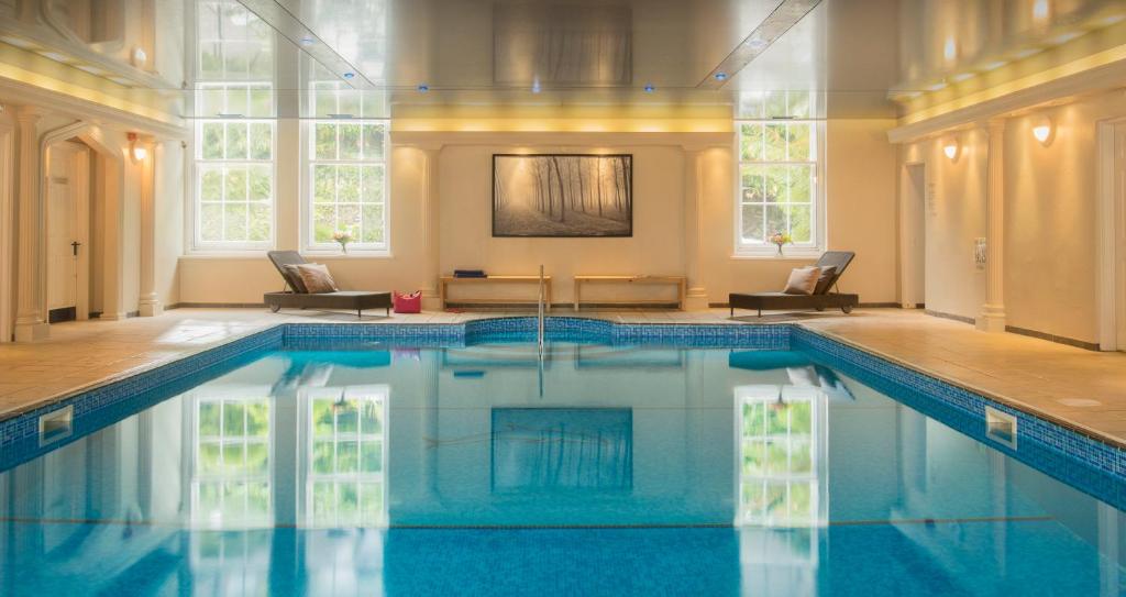 Trenython Manor Resort – indoor swimming pool