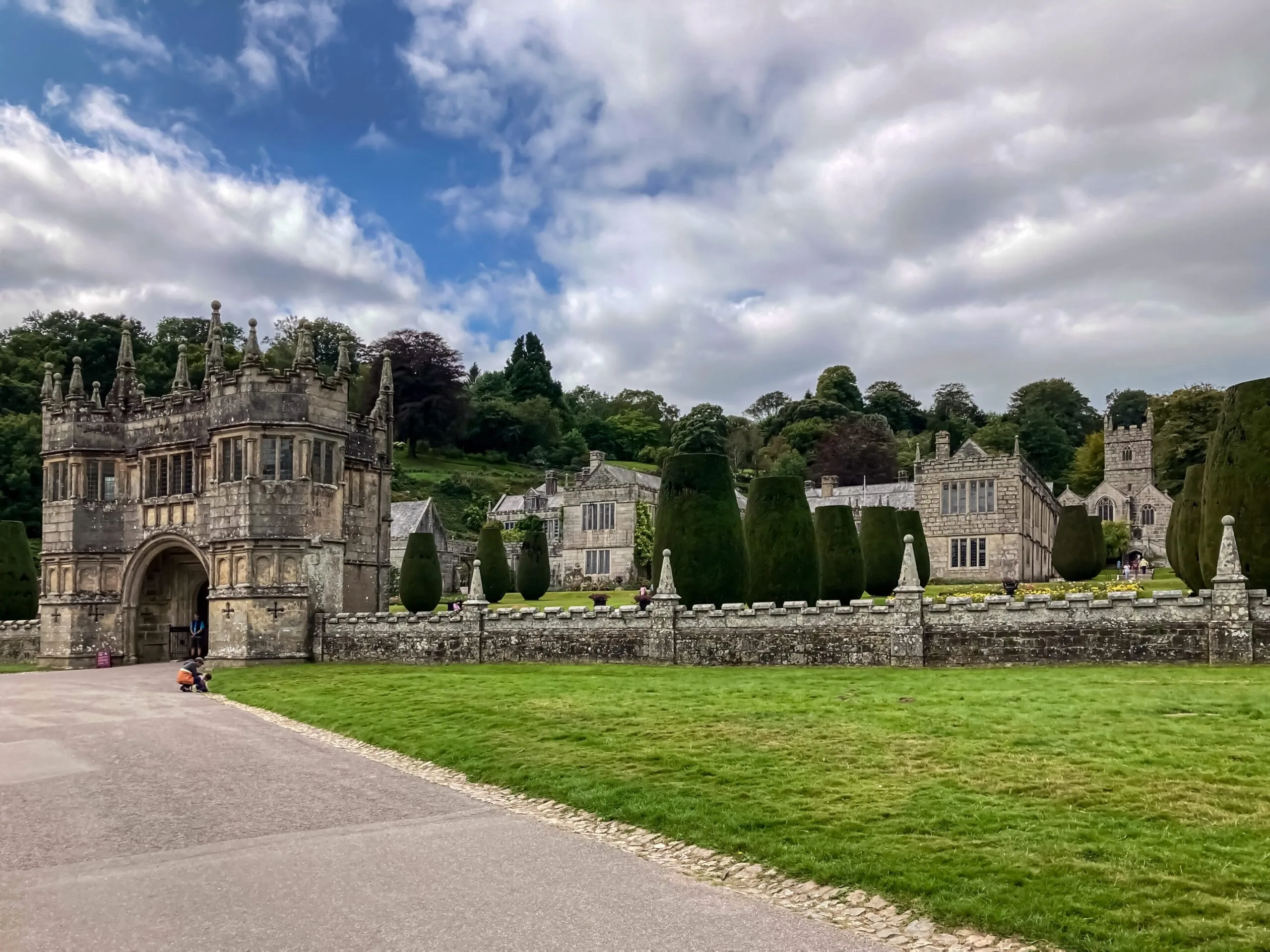 Lanhydrock: a late Victorian country house with garden and parkland